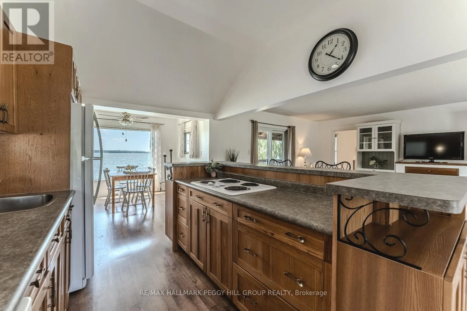 5580 PENETANGUISHENE ROAD