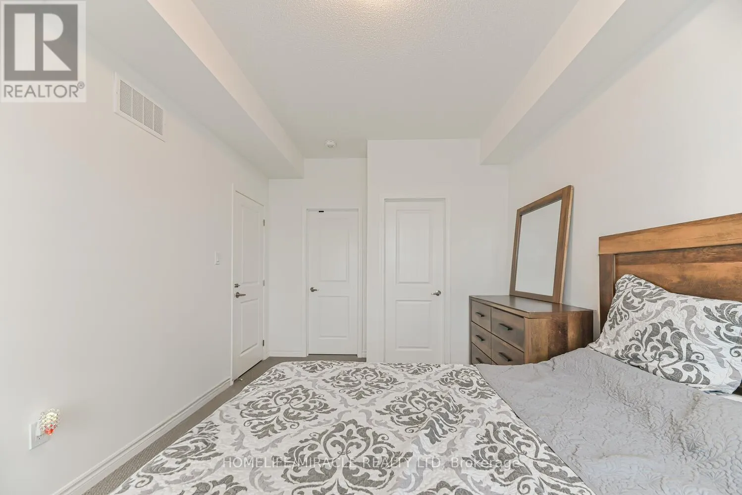 138 ELGIN STREET