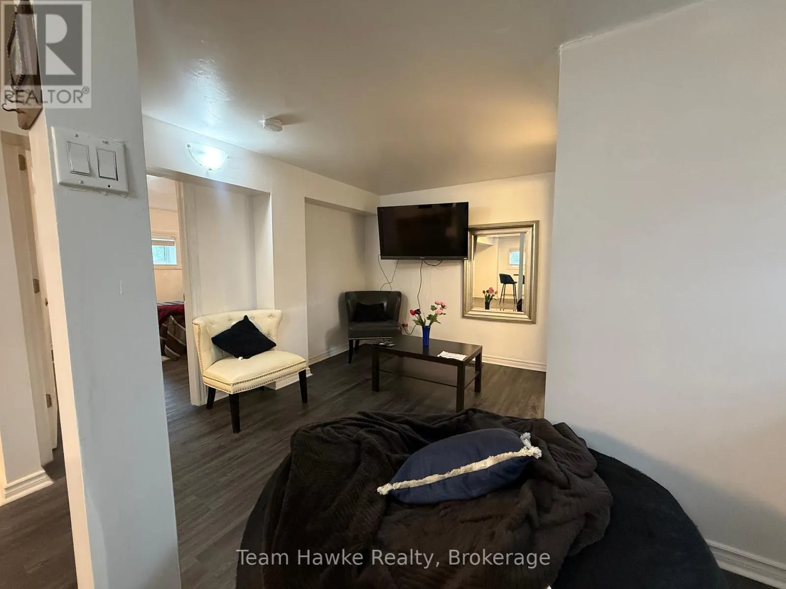 2 - 450 STURGEON BAY ROAD, #2
