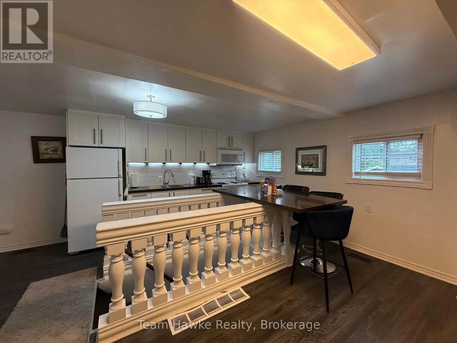 2 - 450 STURGEON BAY ROAD, #2