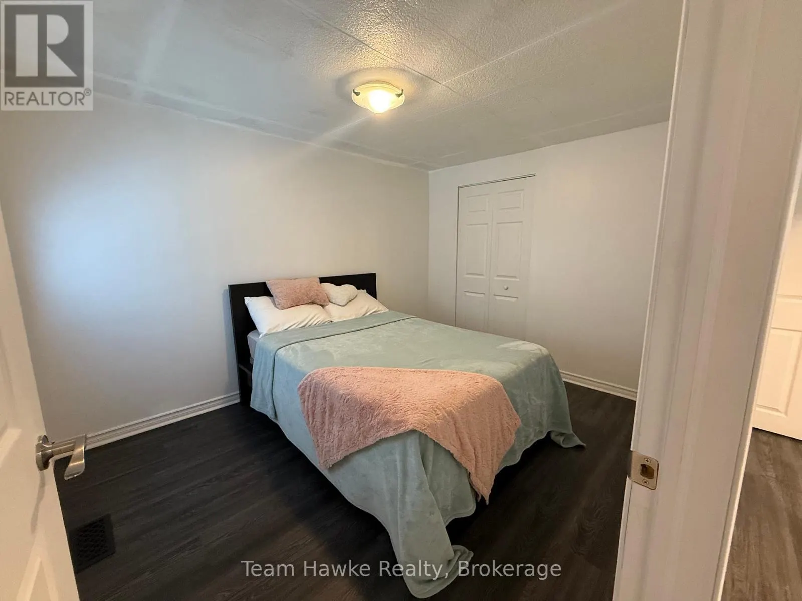 2 - 450 STURGEON BAY ROAD, #2