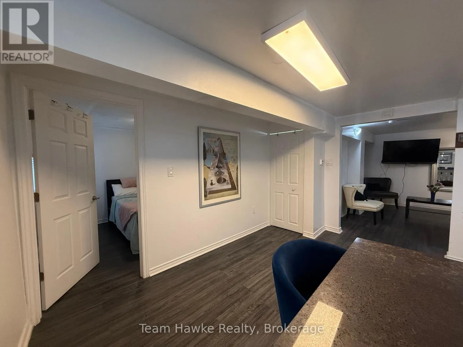 2 - 450 STURGEON BAY ROAD, #2