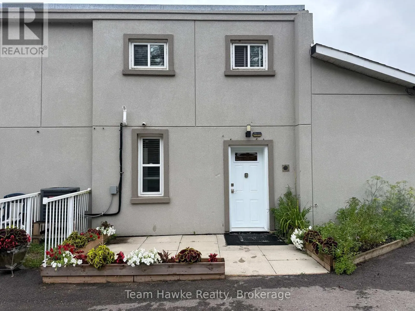 2 - 450 STURGEON BAY ROAD, #2