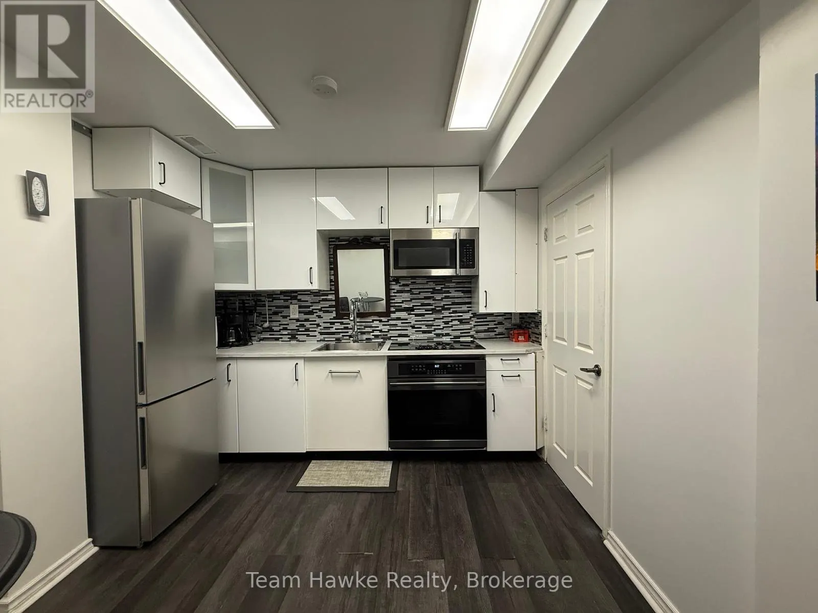 1 - 450 STURGEON BAY ROAD, #1