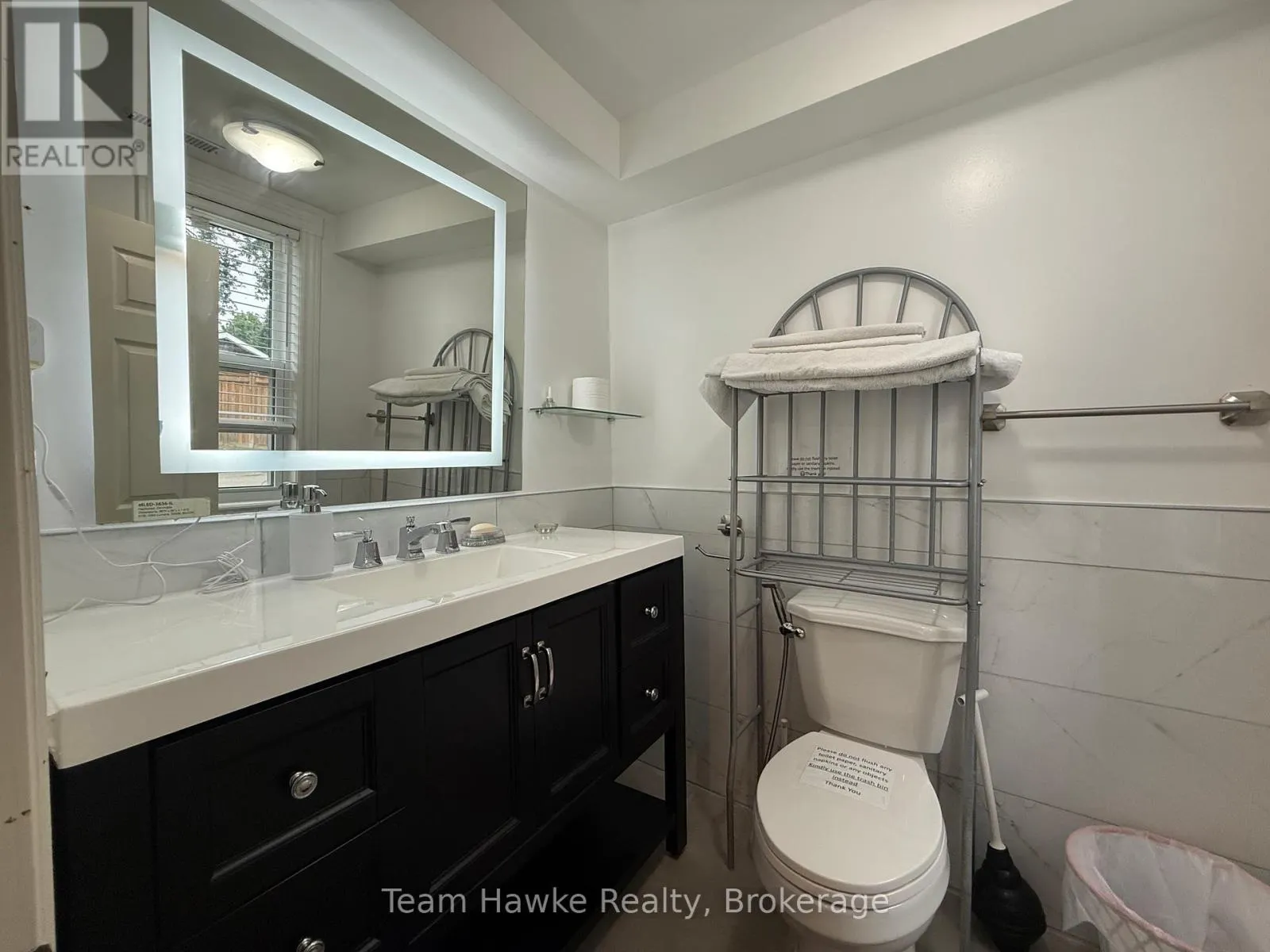 1 - 450 STURGEON BAY ROAD, #1