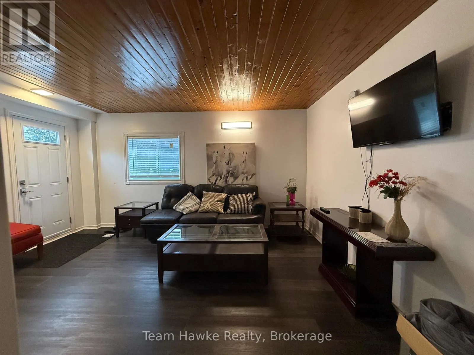 1 - 450 STURGEON BAY ROAD, #1