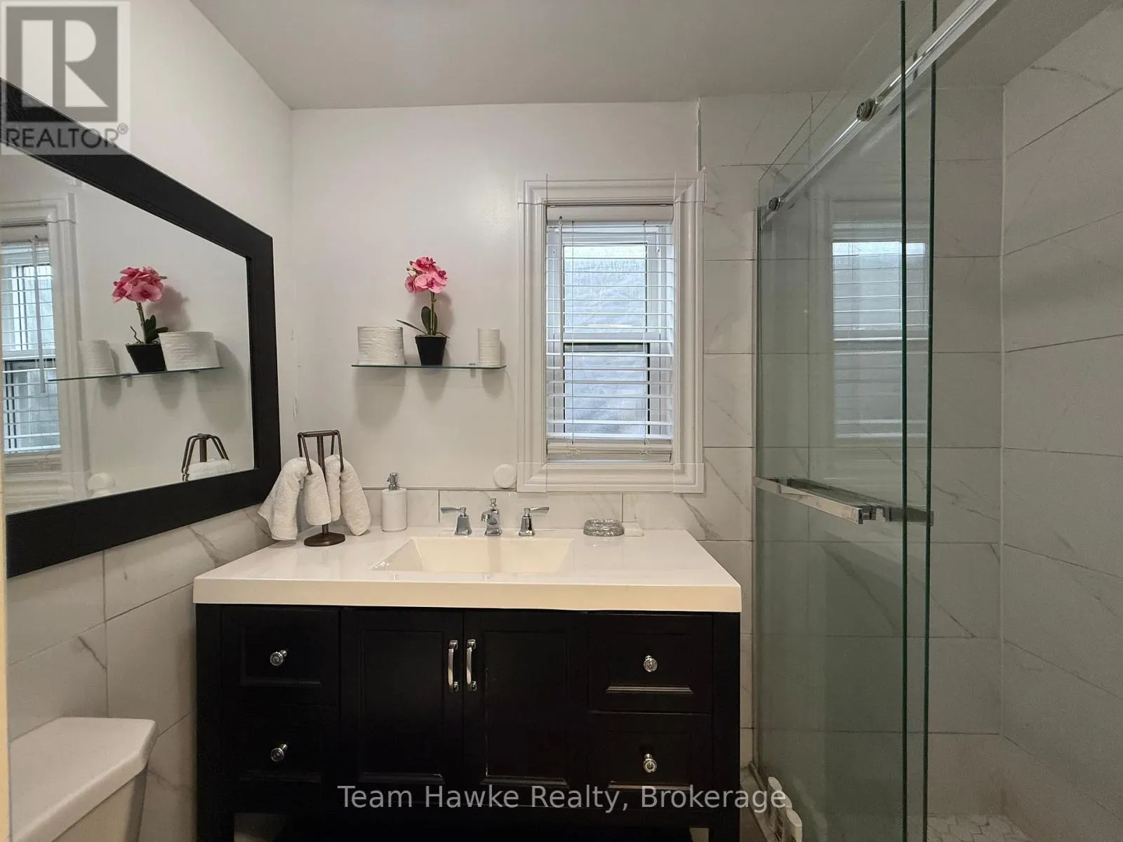 1 - 450 STURGEON BAY ROAD, #1