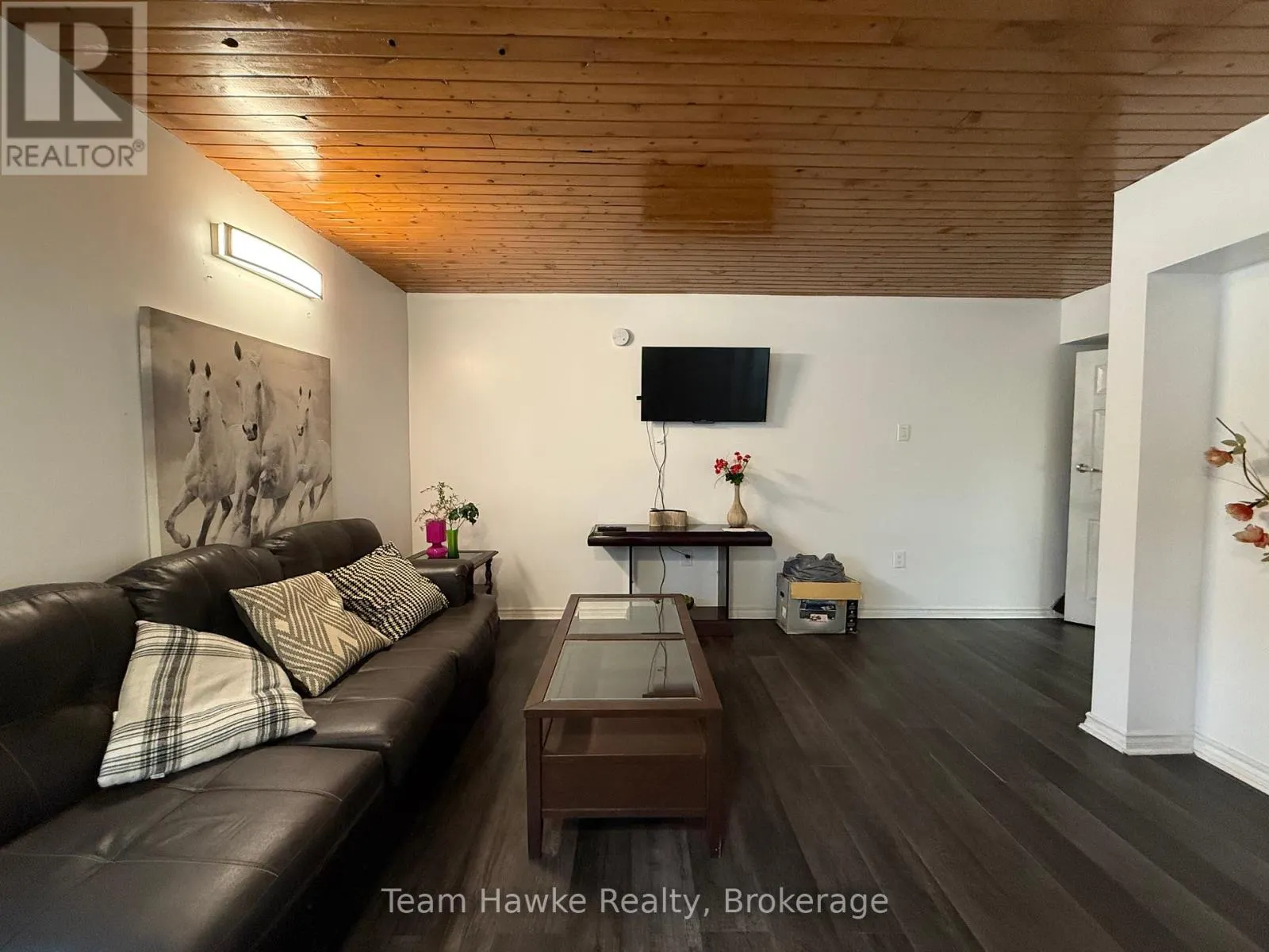 1 - 450 STURGEON BAY ROAD, #1