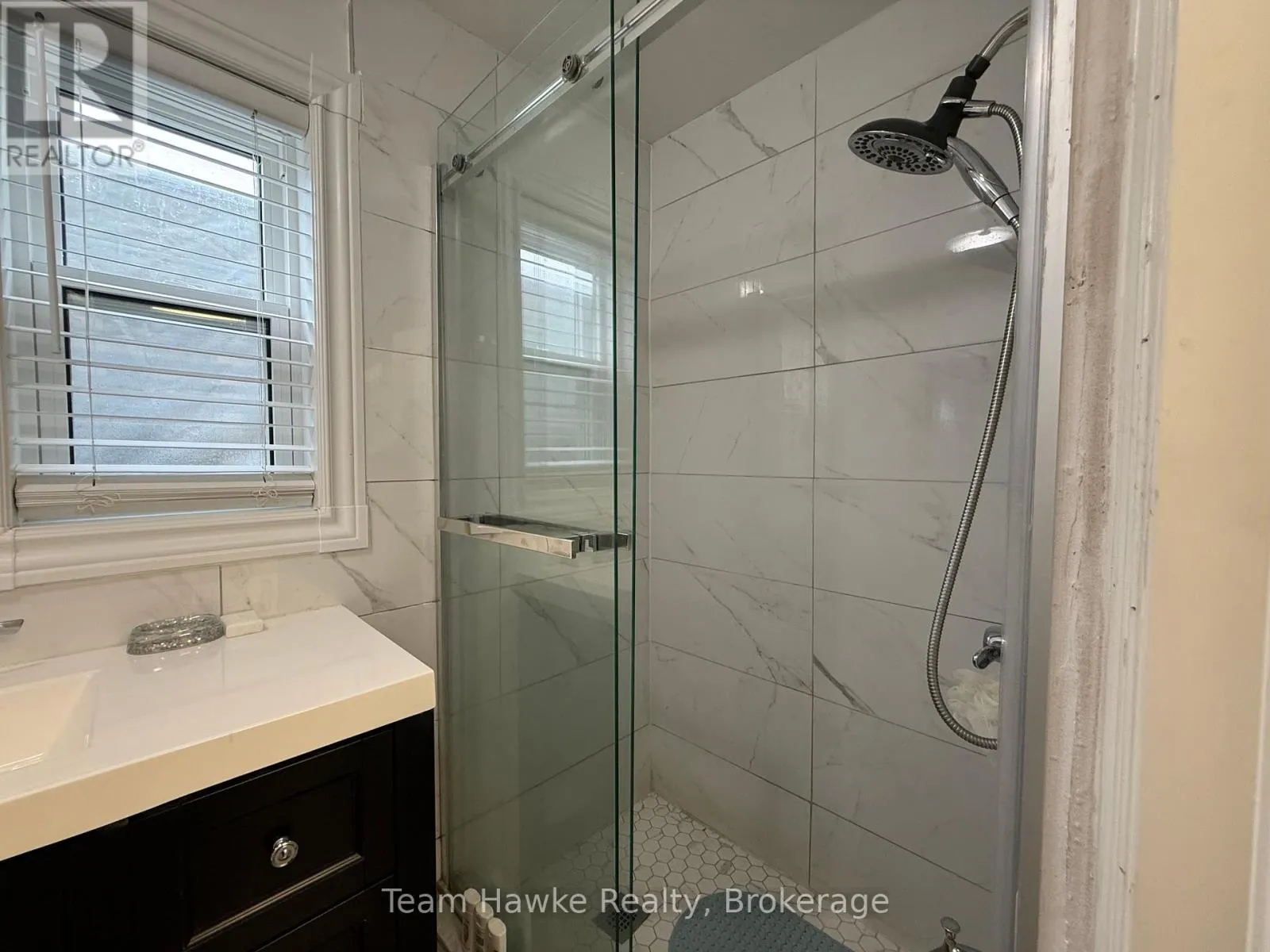 1 - 450 STURGEON BAY ROAD, #1
