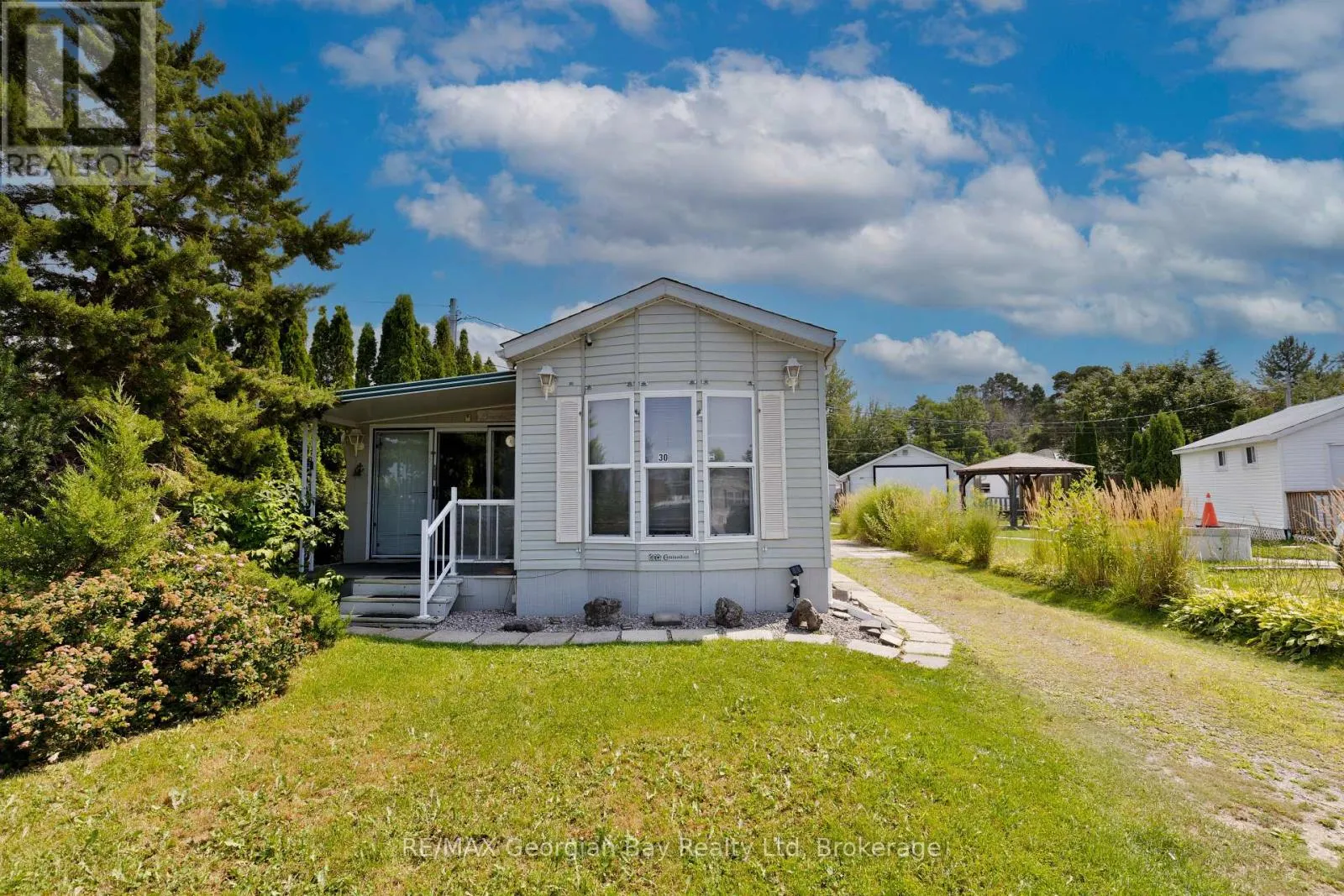 30 - 10 WINFIELD DRIVE, #30
