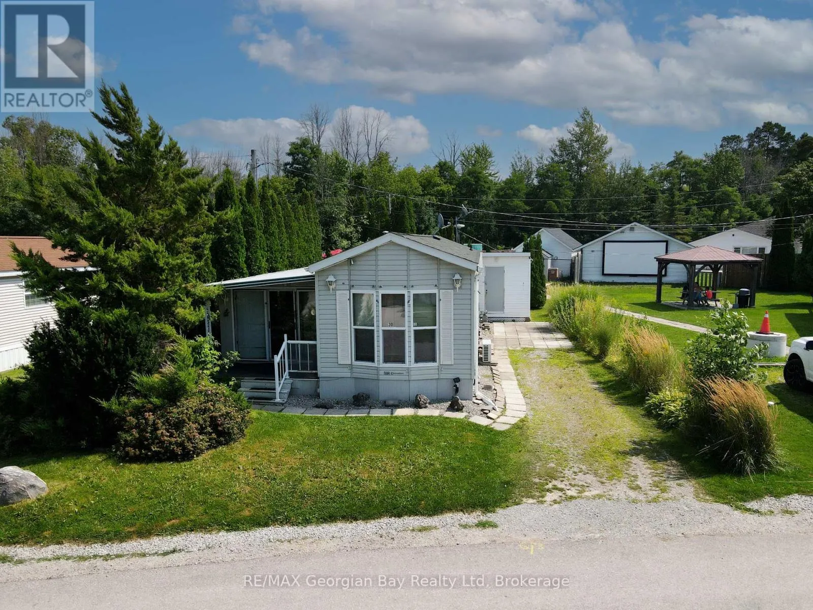 30 - 10 WINFIELD DRIVE, #30