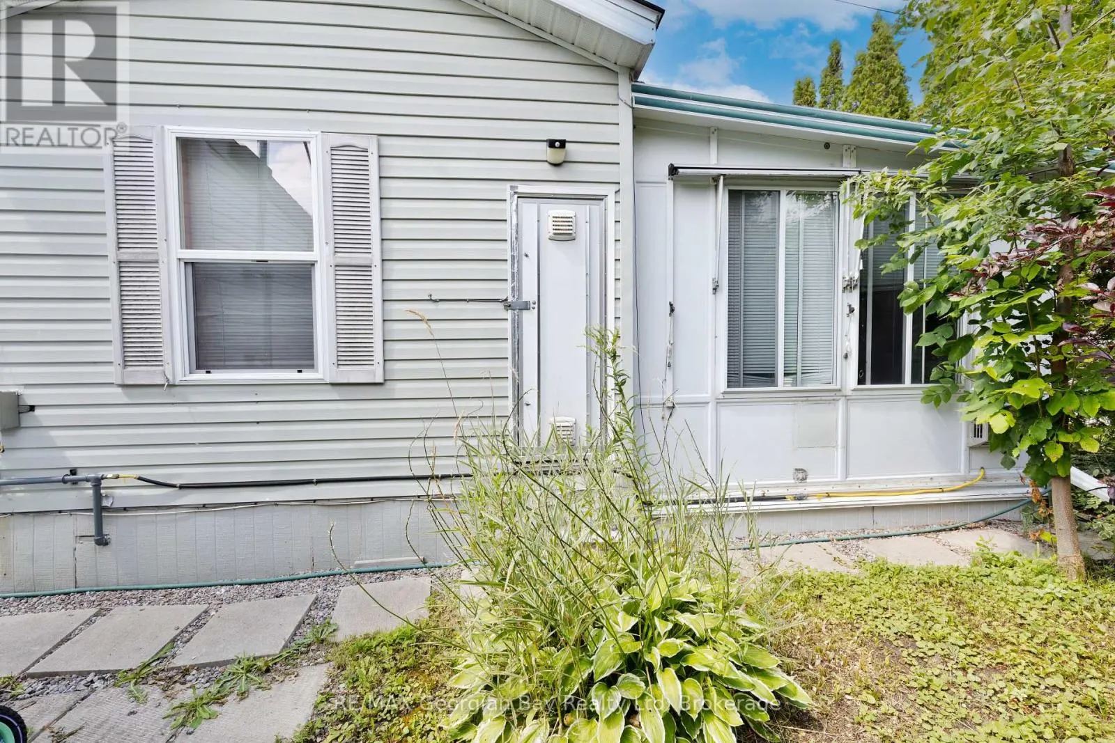 30 - 10 WINFIELD DRIVE, #30