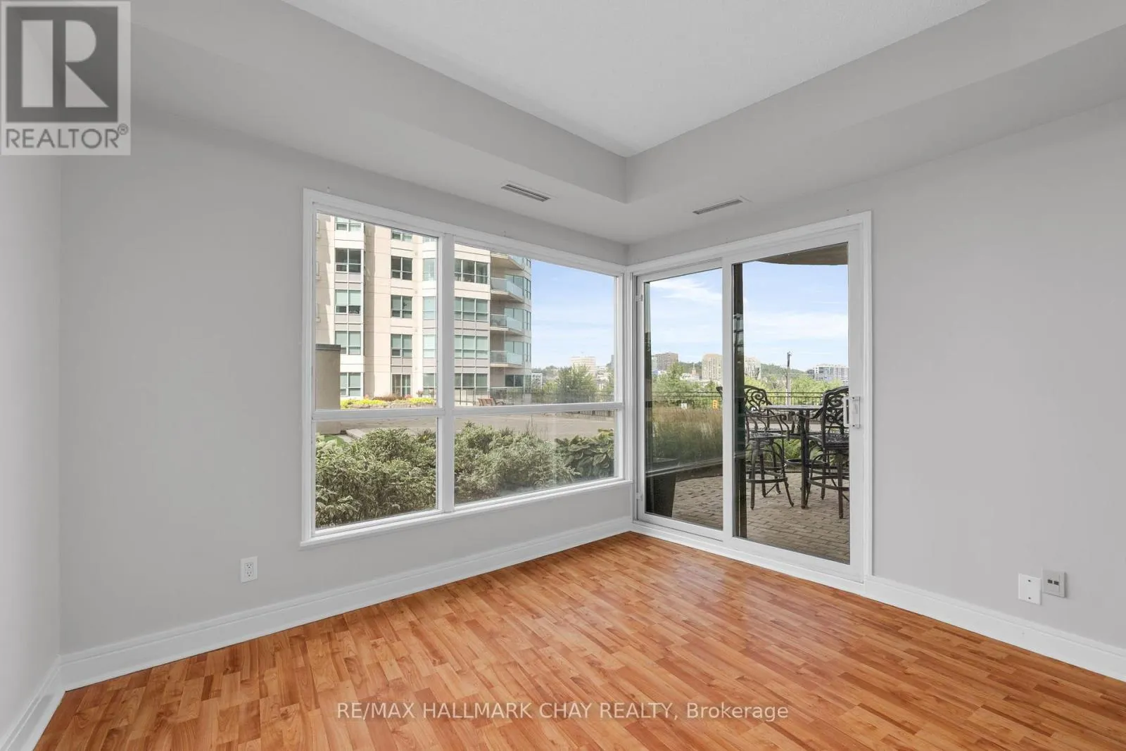 307 - 2 TORONTO STREET