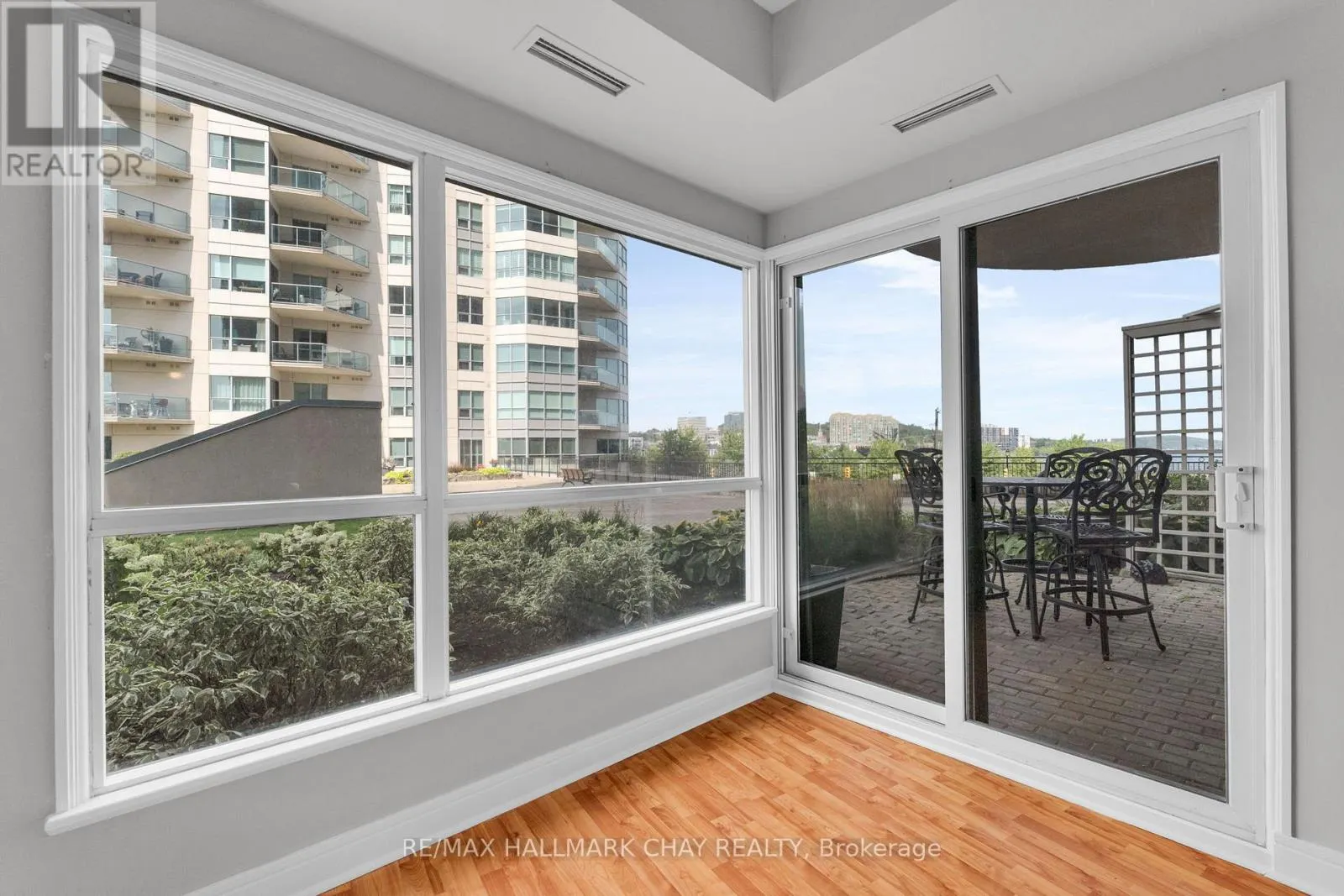 307 - 2 TORONTO STREET
