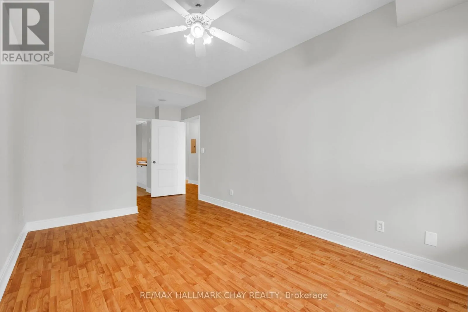 307 - 2 TORONTO STREET