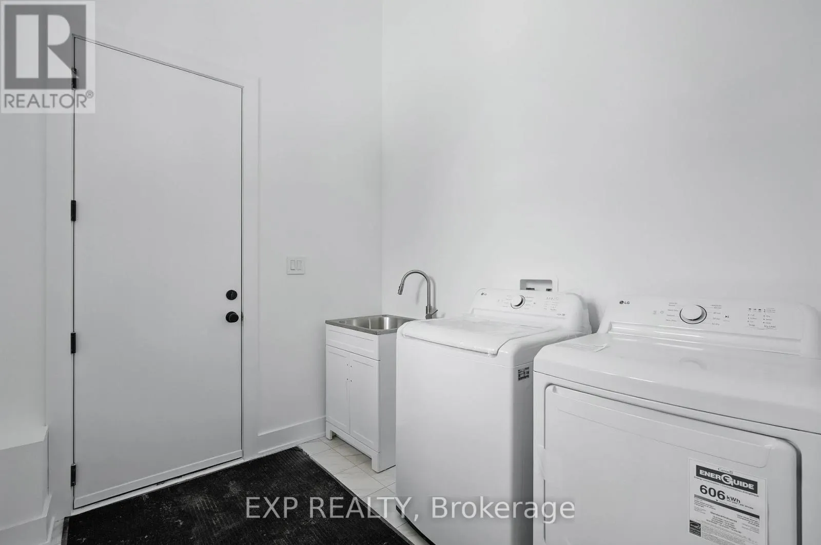 48 IROQUOIS CRESCENT