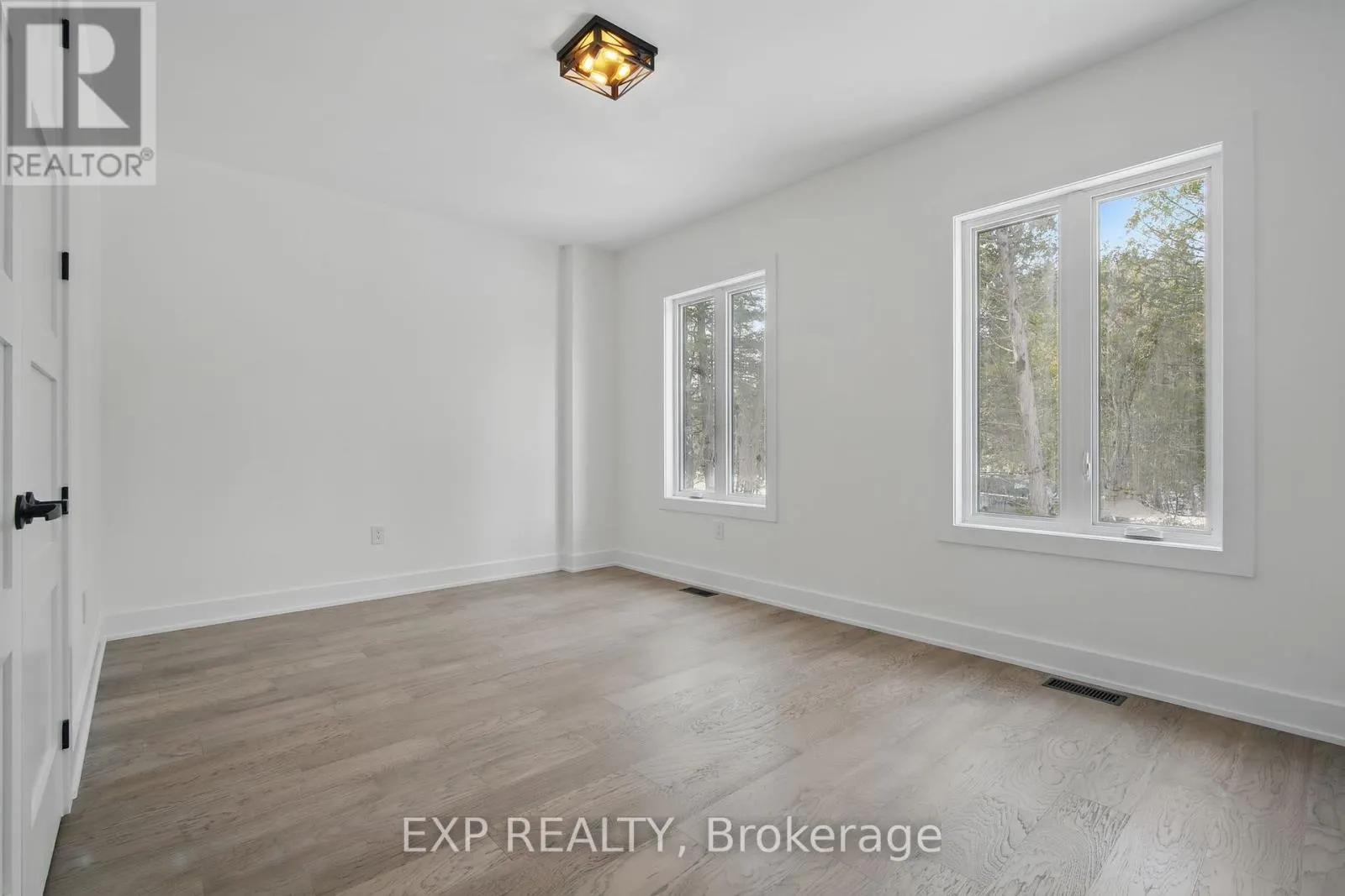 48 IROQUOIS CRESCENT