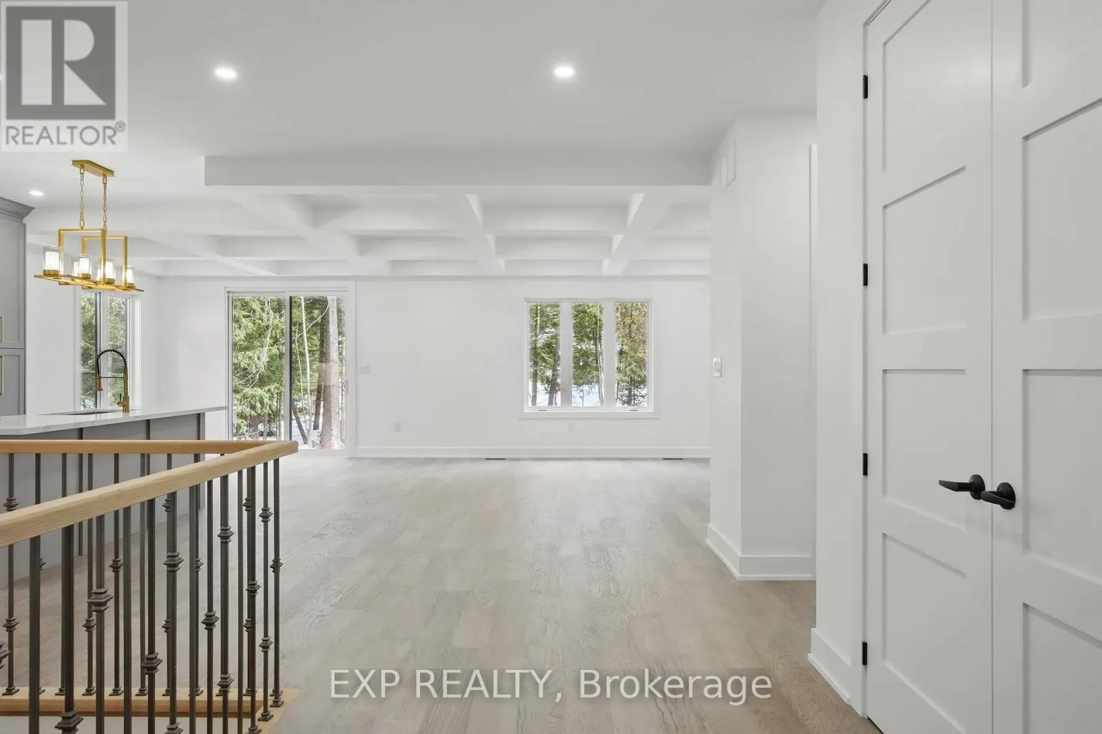 48 IROQUOIS CRESCENT