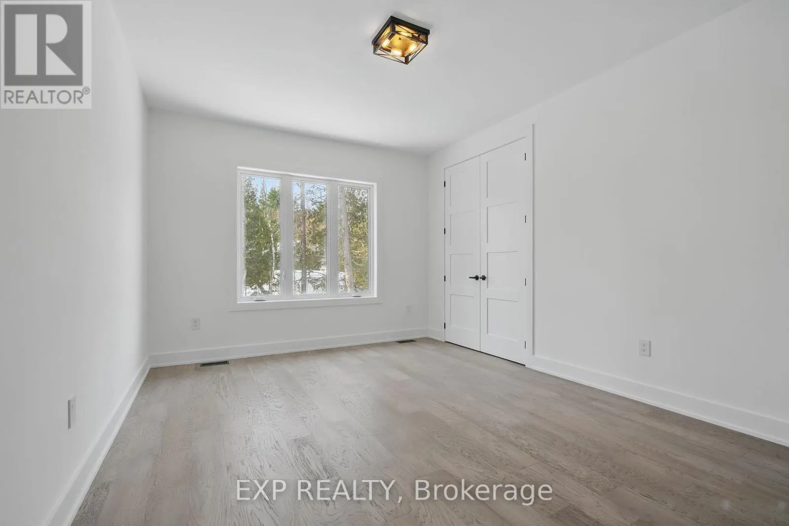 48 IROQUOIS CRESCENT