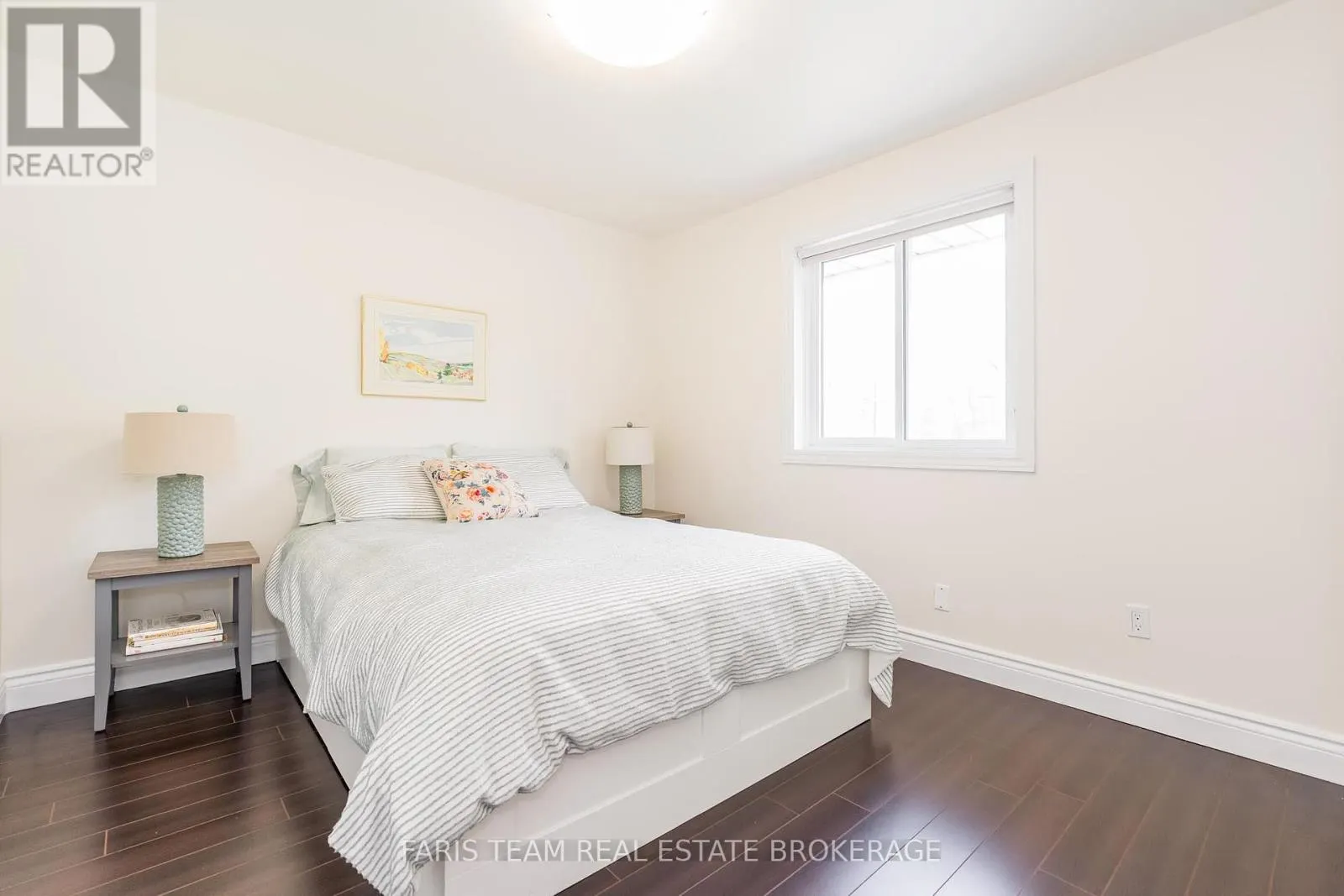 7 BAILEY CRESCENT