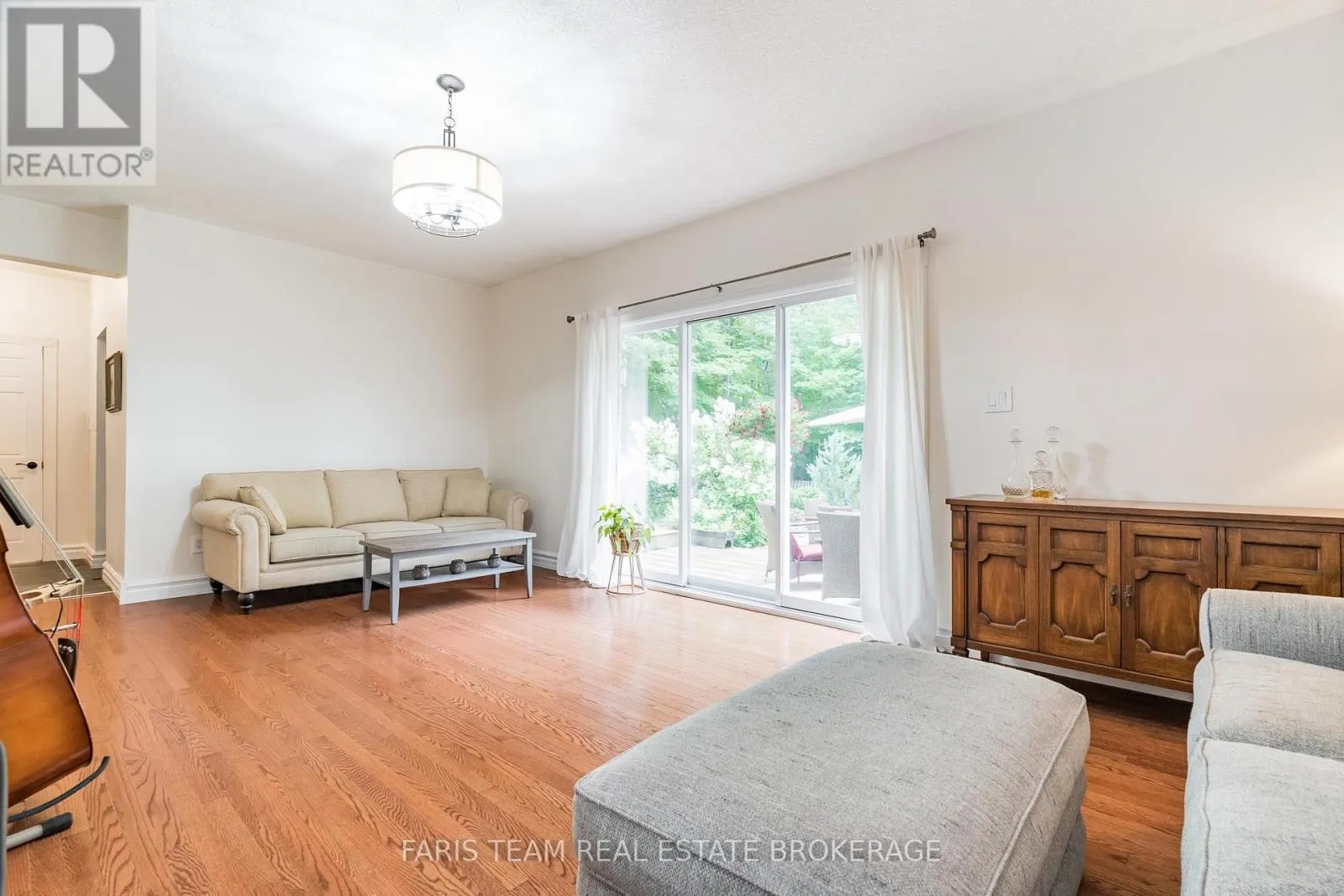 7 BAILEY CRESCENT