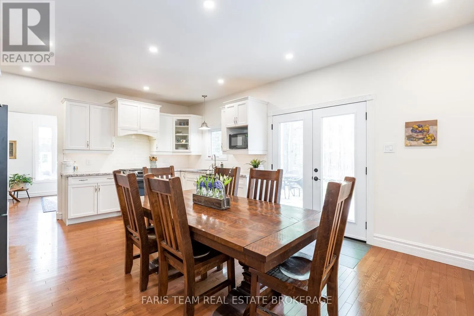 7 BAILEY CRESCENT
