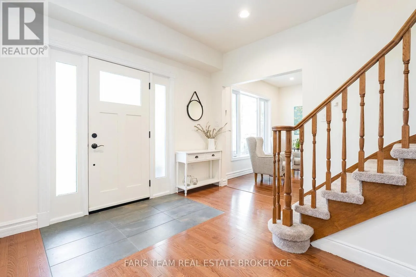 7 BAILEY CRESCENT