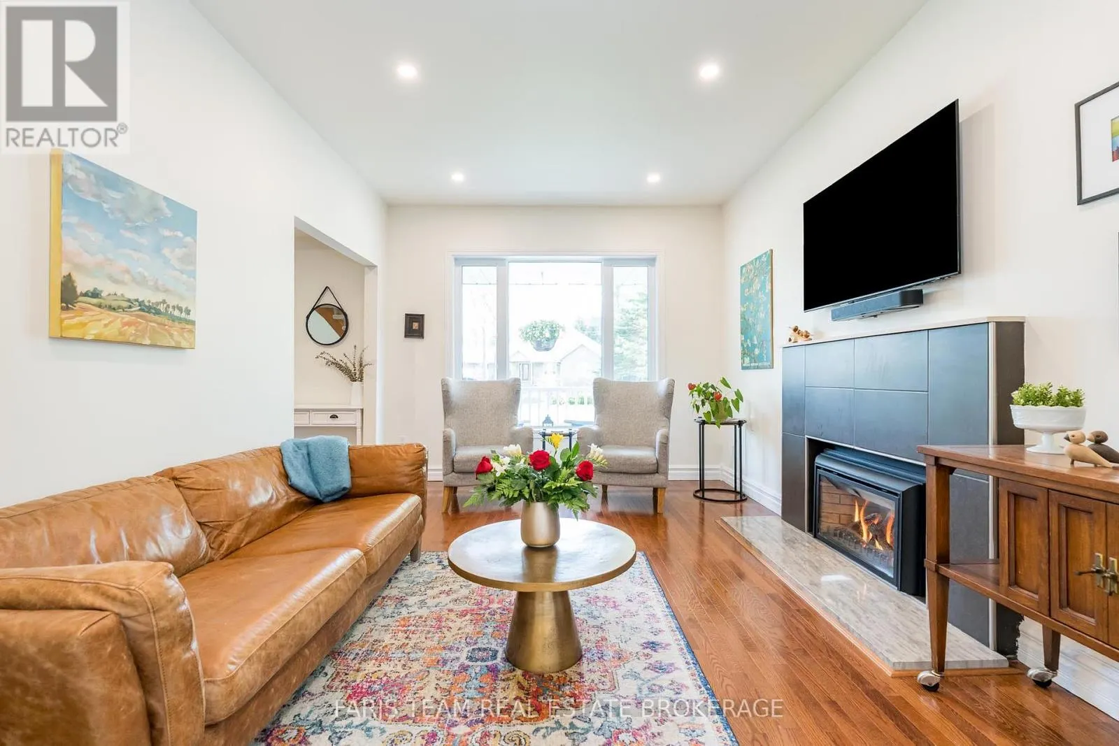 7 BAILEY CRESCENT