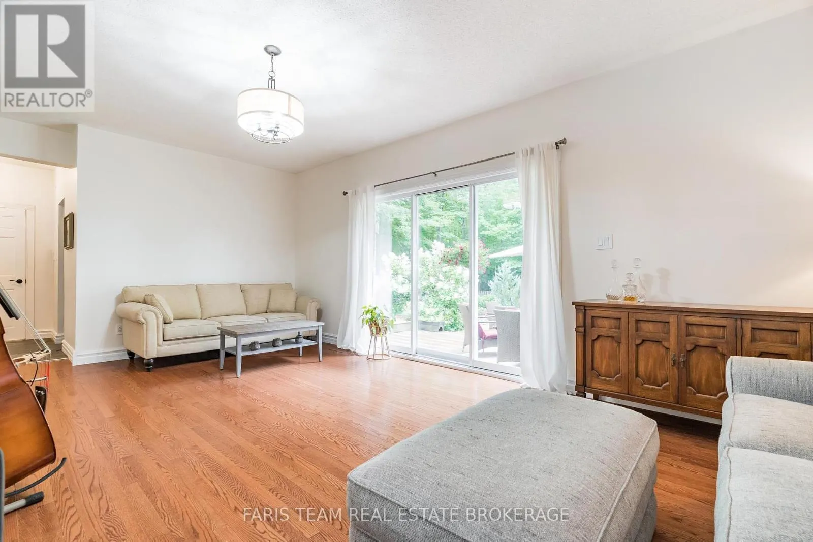 7 BAILEY CRESCENT