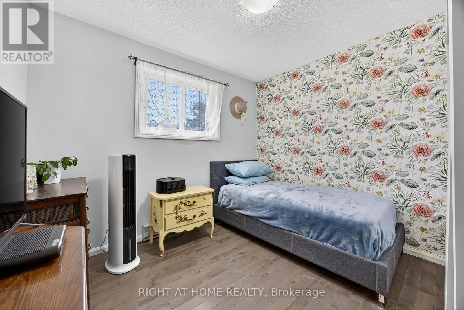 112 BORLAND STREET E