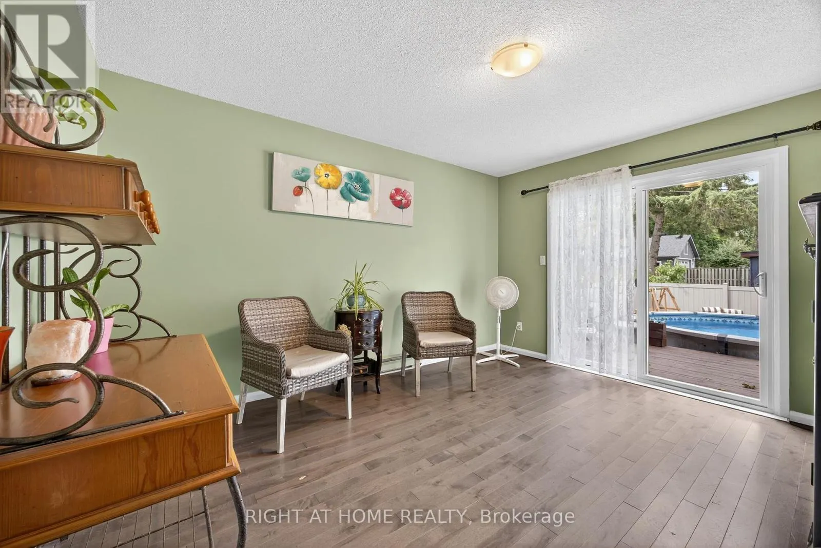112 BORLAND STREET E