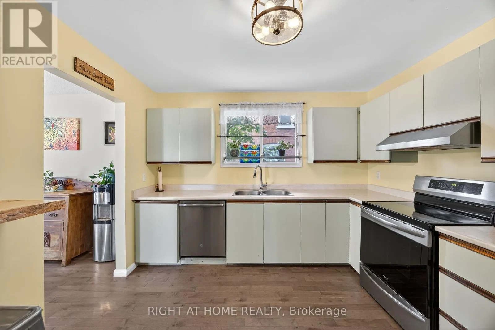 112 BORLAND STREET E