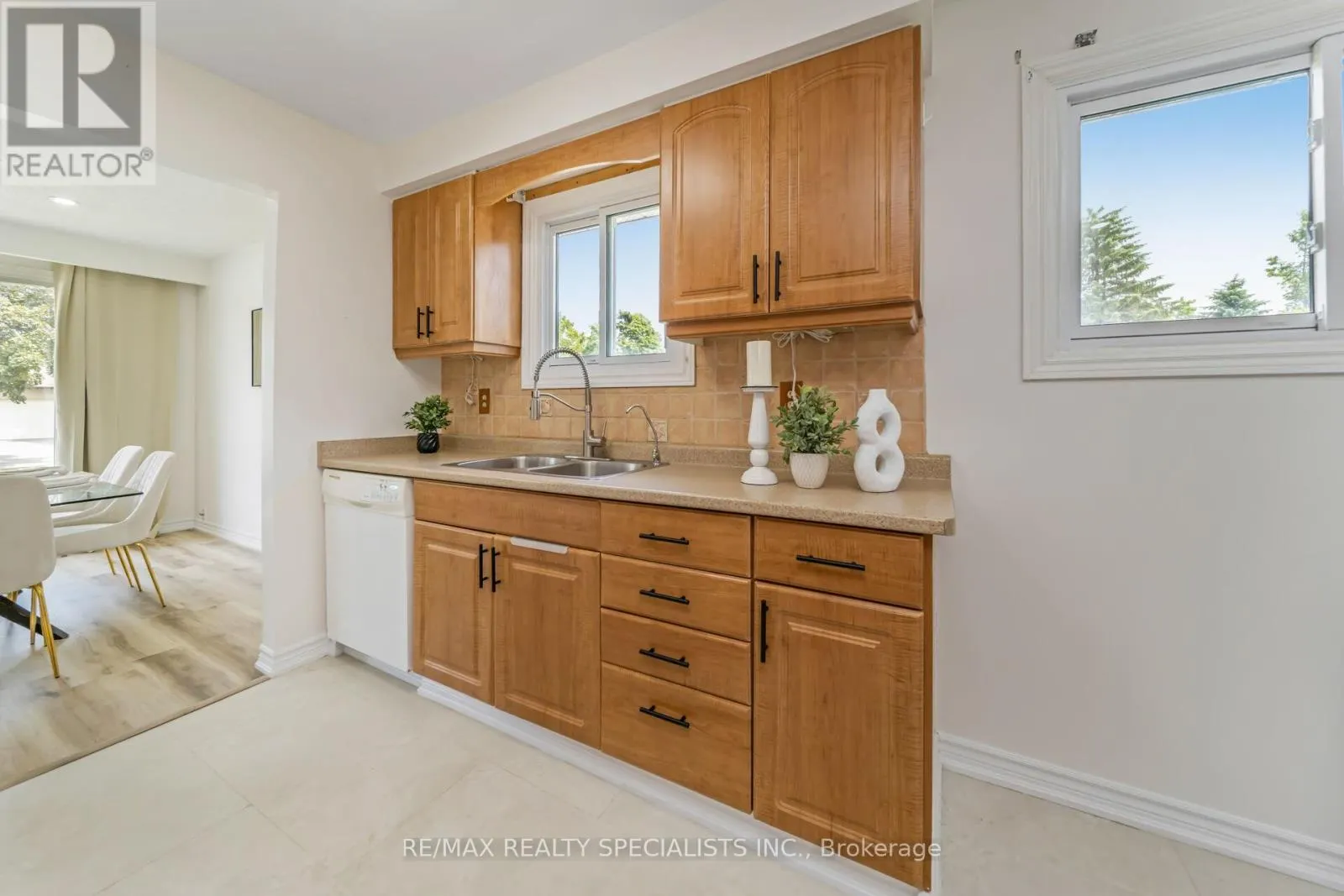 65 BRONTE CRESCENT