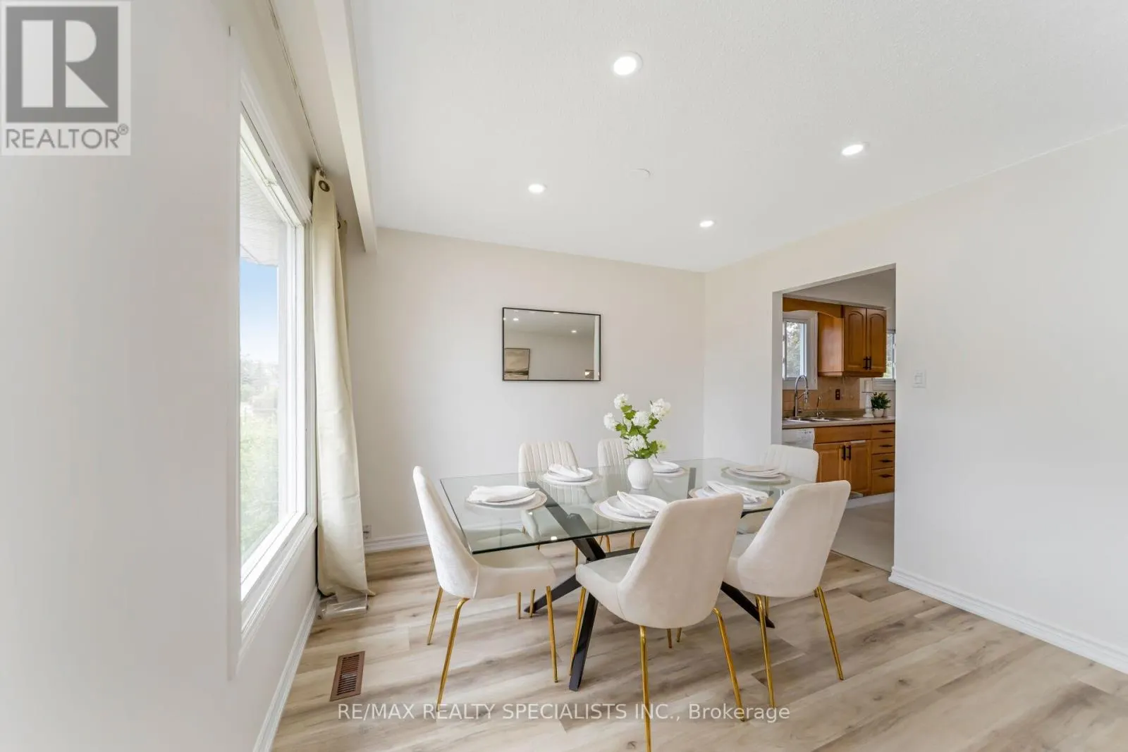 65 BRONTE CRESCENT