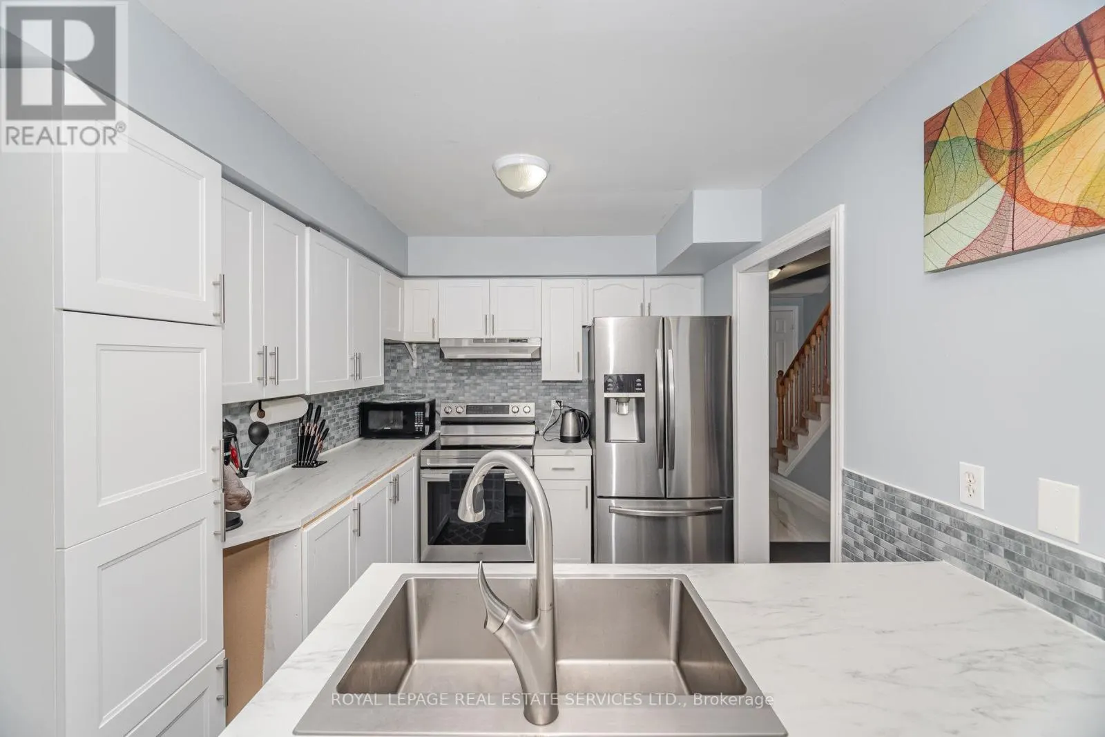 6 - 430 MAPLEVIEW DRIVE E