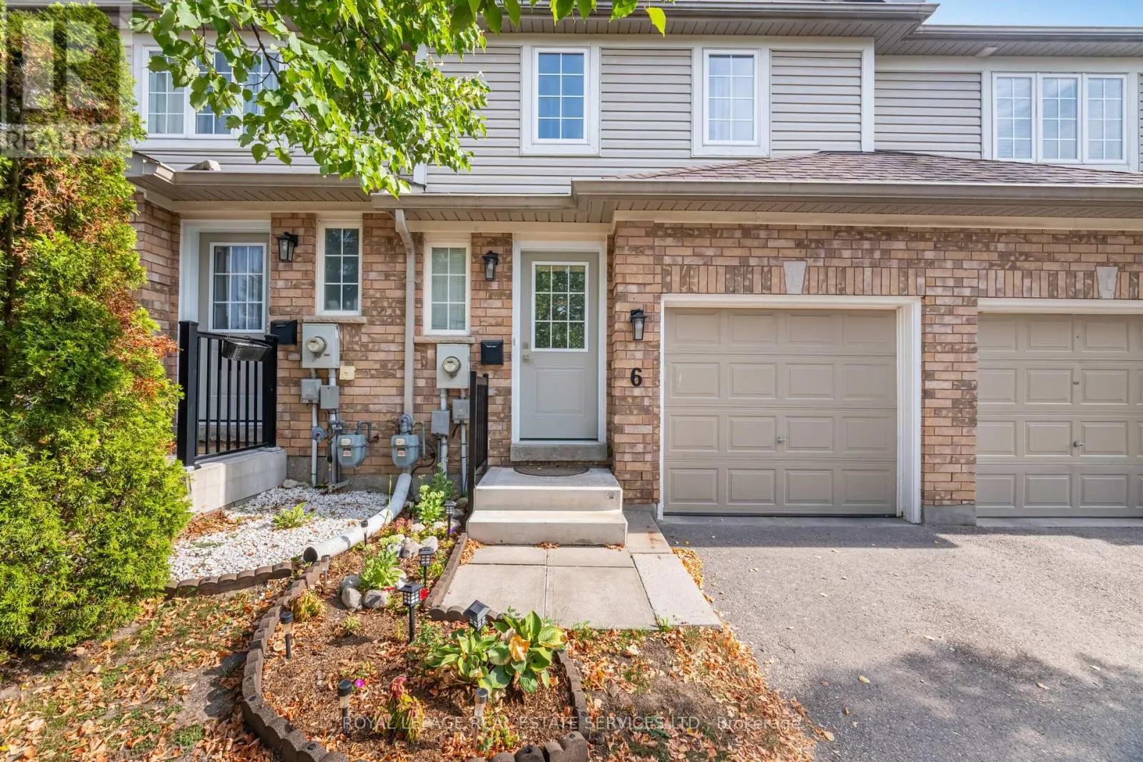 6 - 430 MAPLEVIEW DRIVE E