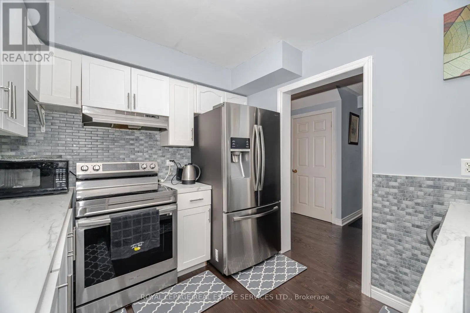 6 - 430 MAPLEVIEW DRIVE E