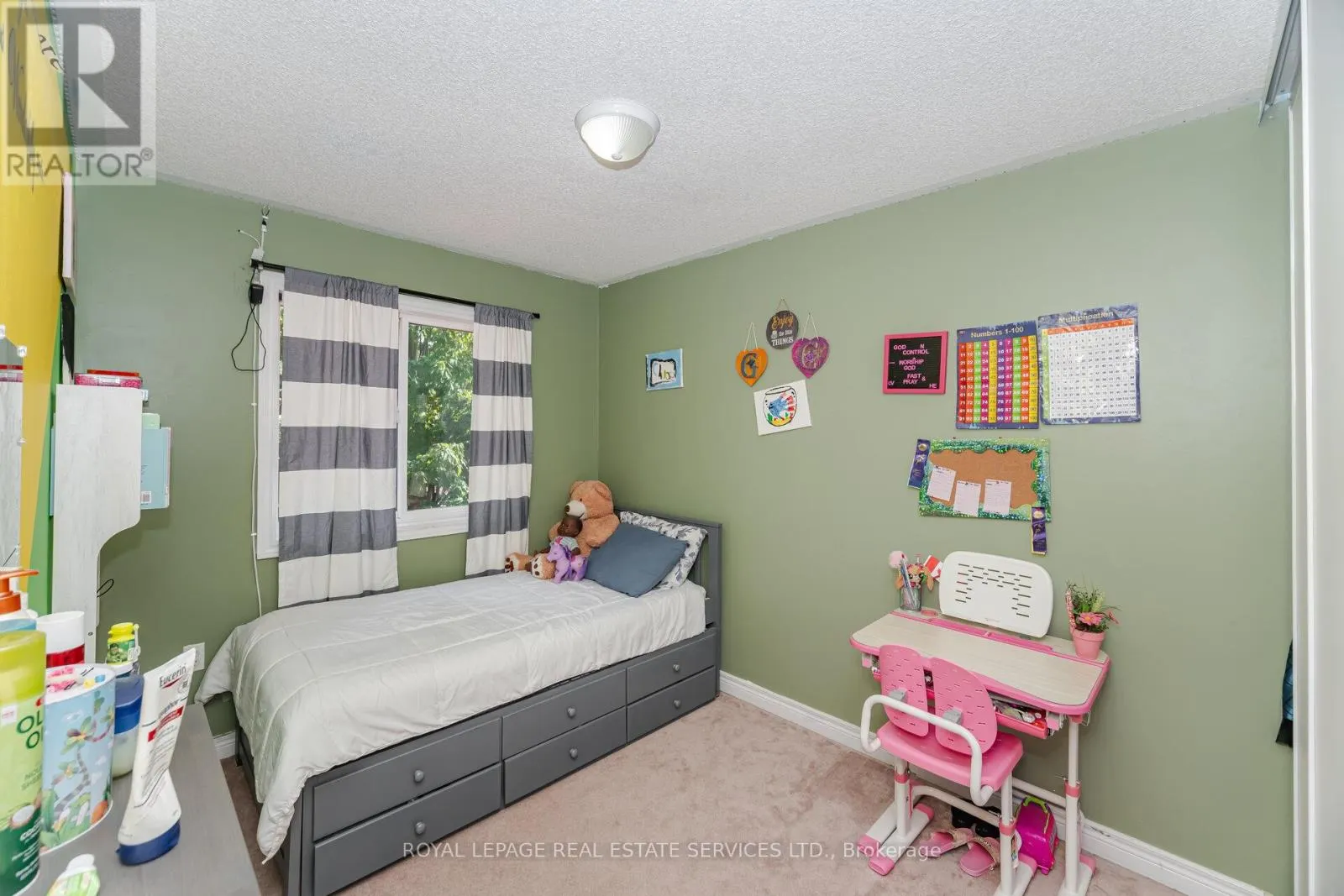 6 - 430 MAPLEVIEW DRIVE E
