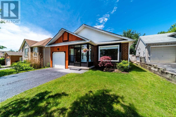 8 KNICELY RD, Barrie
