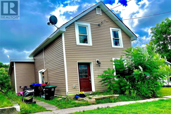 220 MARTHA ST, Tay