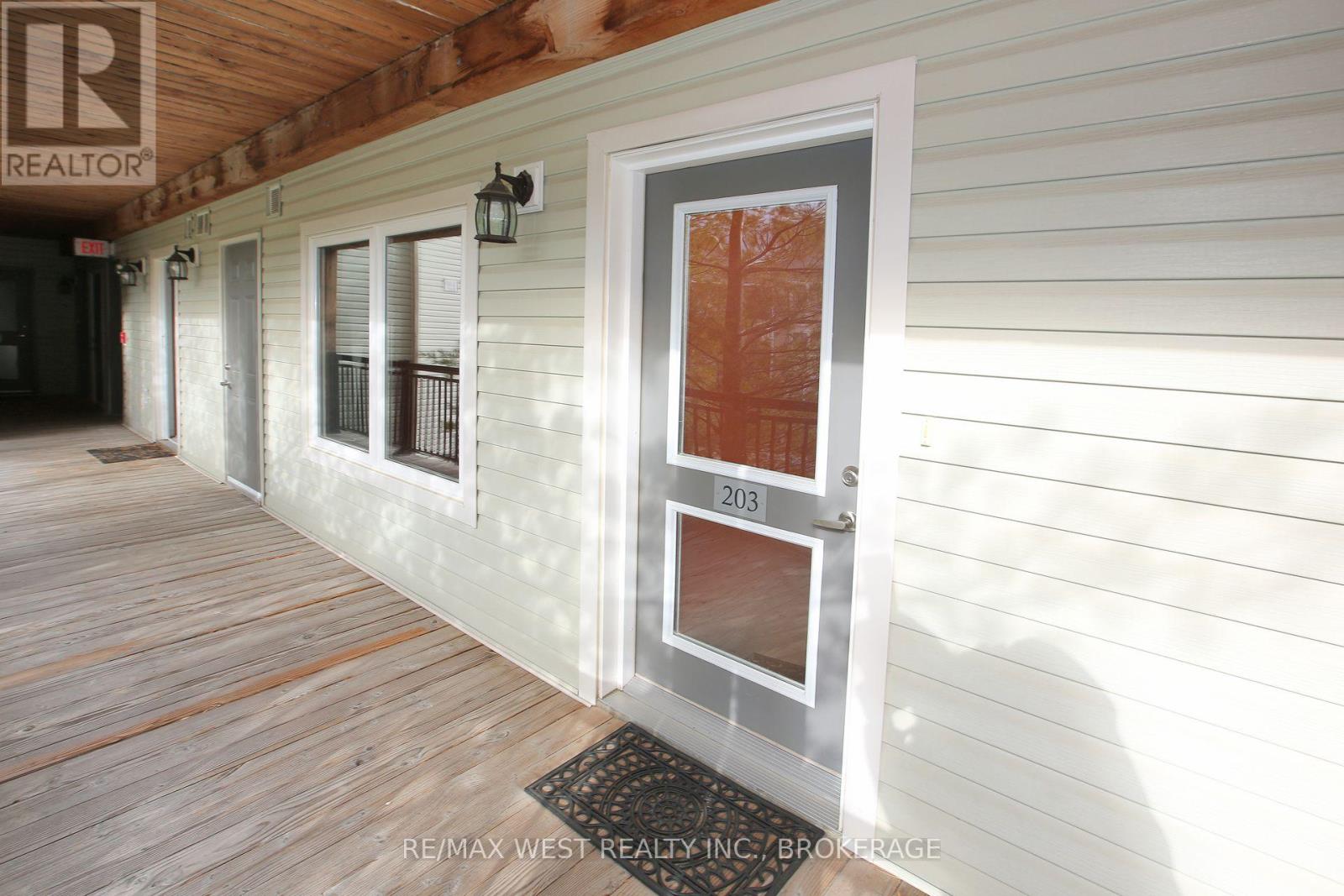 Listing S5823593 - Large Photo # 11