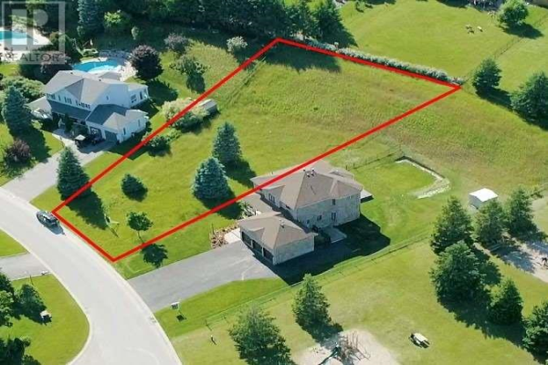 18 MCFADDEN DR, Springwater