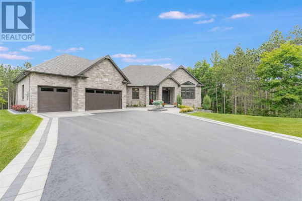 105 MENNILL DR, Springwater