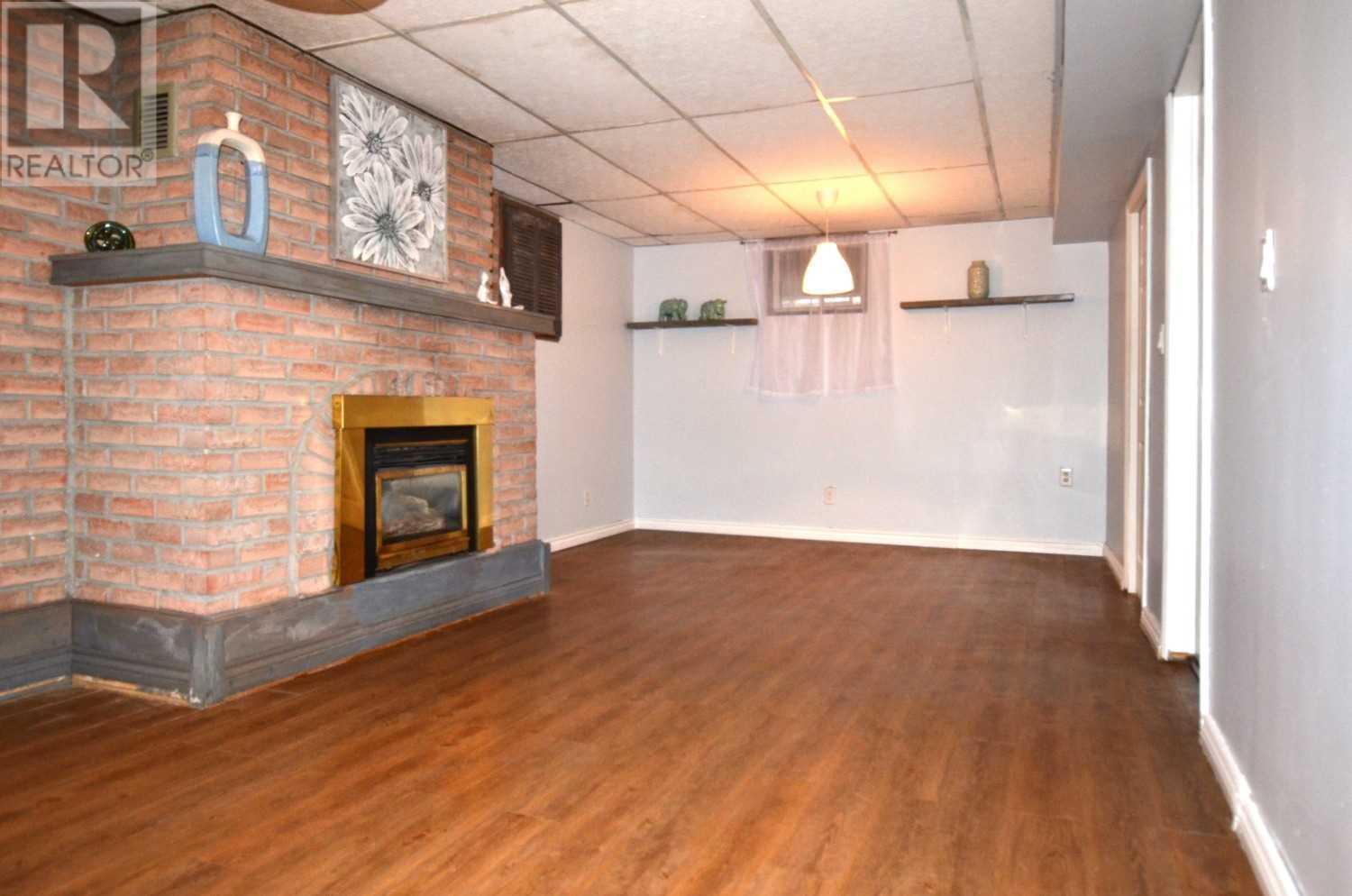 Listing S5858660 - Large Photo # 20