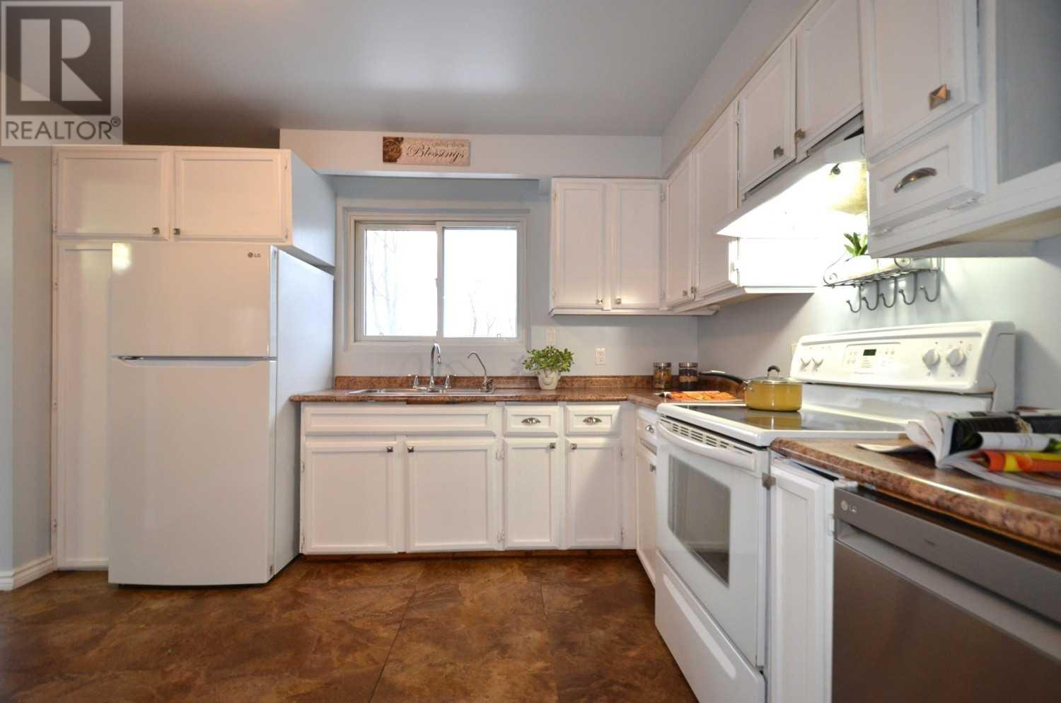 Listing S5858660 - Large Photo # 10