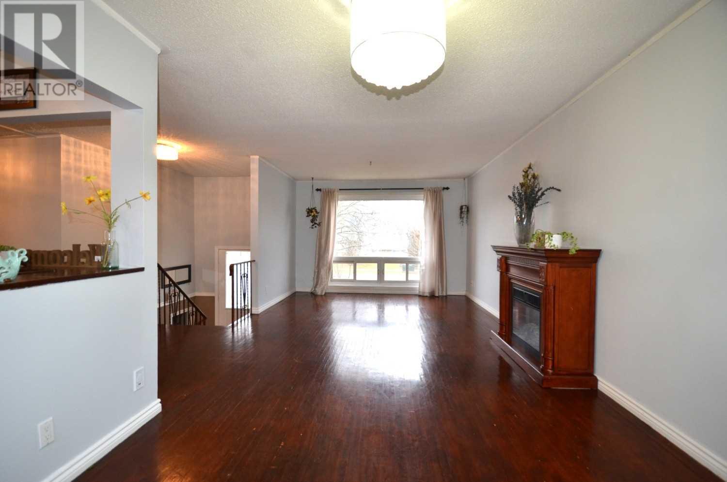 Listing S5858660 - Large Photo # 5