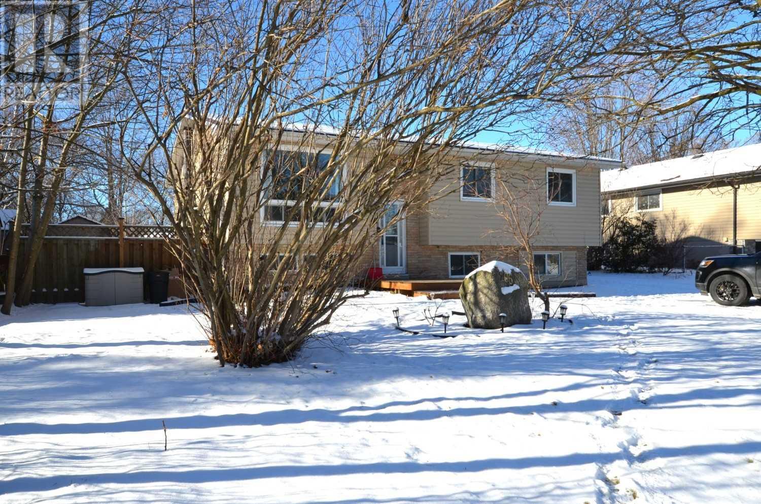 Listing S5858660 - Large Photo # 2