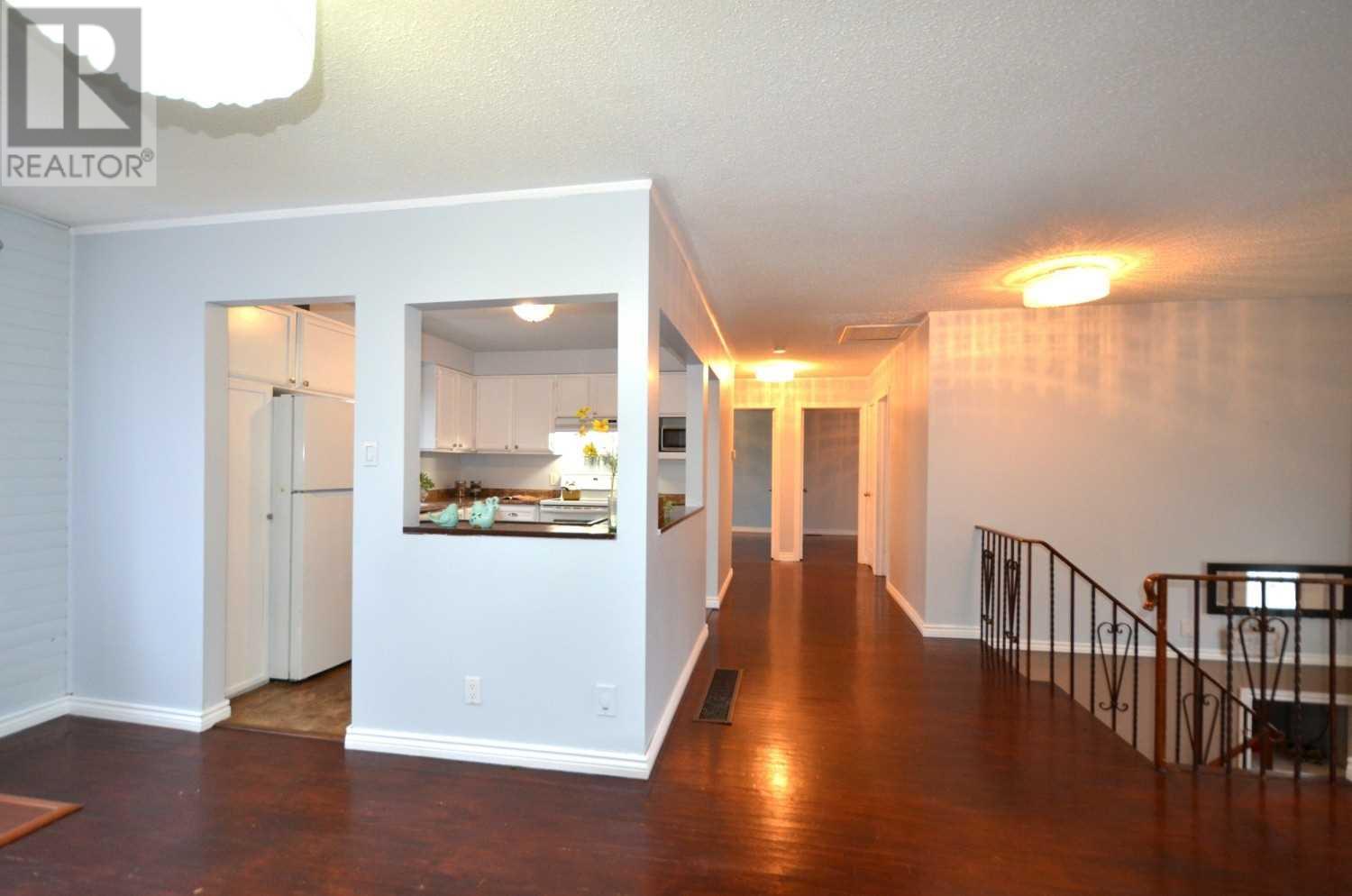 Listing S5858660 - Large Photo # 13
