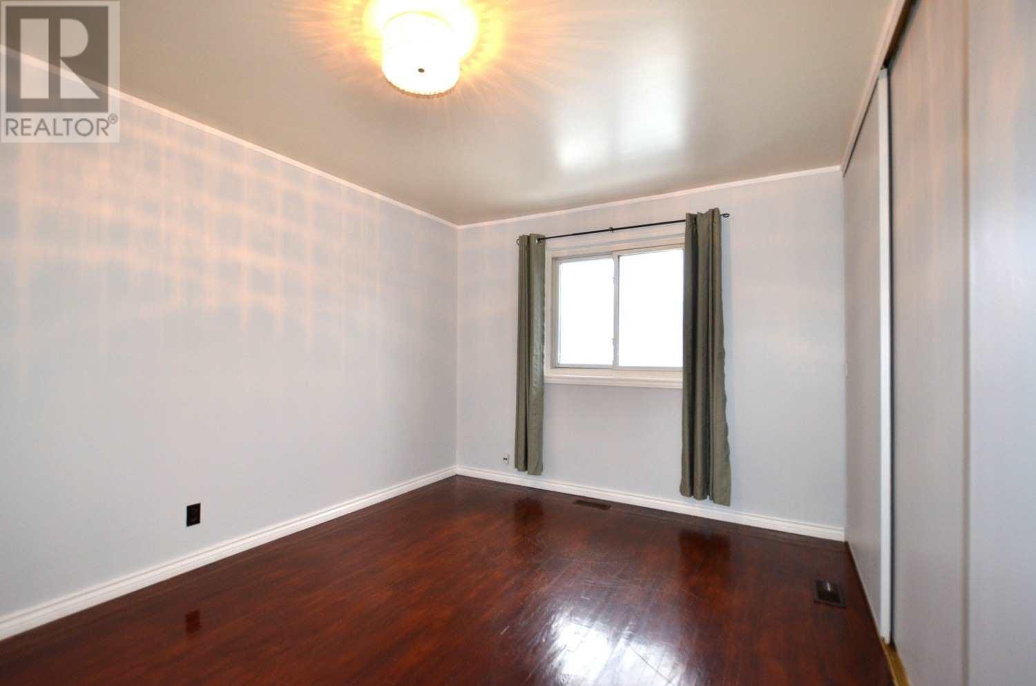 Listing S5858660 - Large Photo # 16