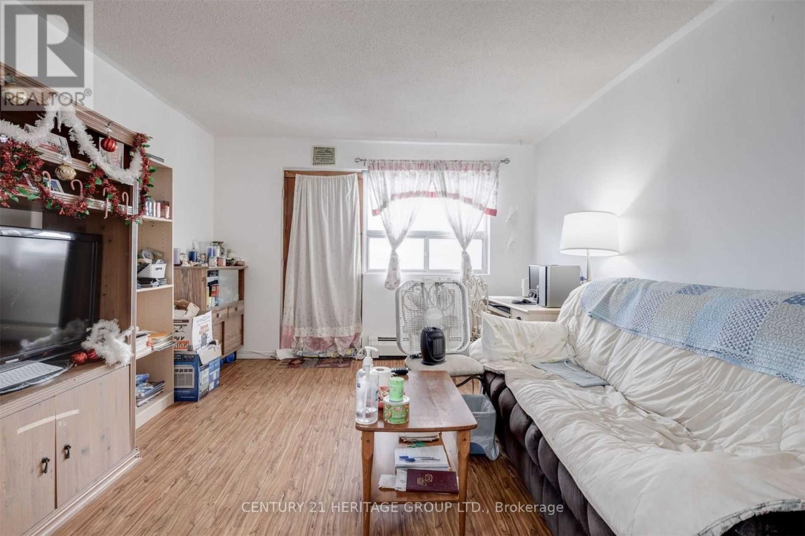 Listing S5867768 - Large Photo # 5